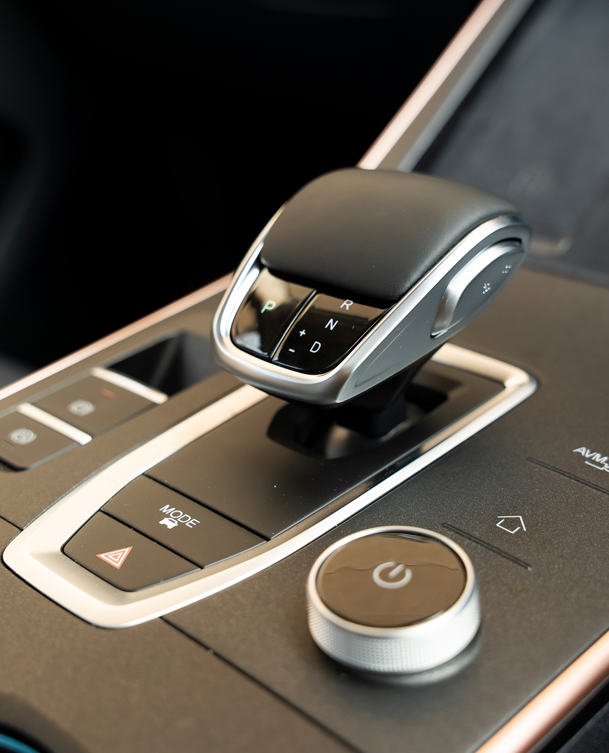 DUAL-ZONE AUTOMATIC A/C