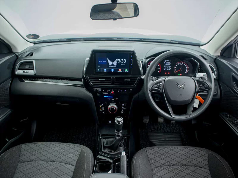 Vehicle Image for 17/23for Mahindra XUV3X0 1.2 MX3 MT