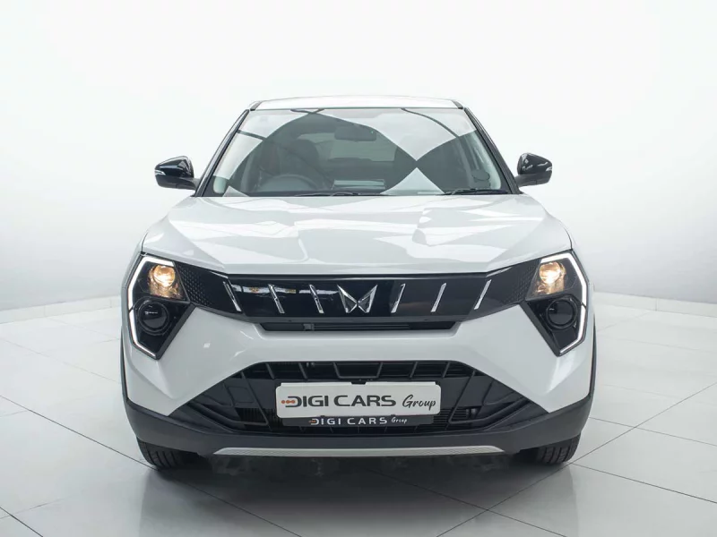 Vehicle Image for 5/23for Mahindra XUV3X0 1.2 MX3 MT