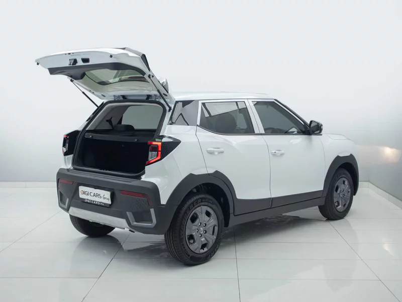 Vehicle Image for 7/23for Mahindra XUV3X0 1.2 MX3 MT